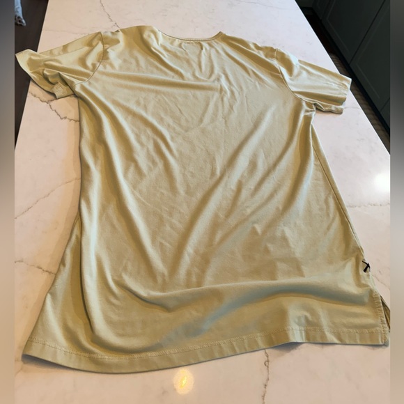 Perfect condition M light yellow men’s AO split hem CUTS t shirt - Picture 2 of 5